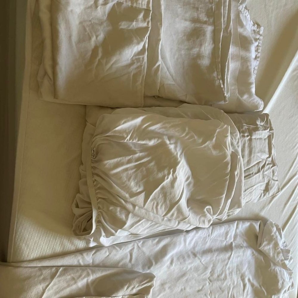 X 2 Twin XL or Split King Resident Sheet SET